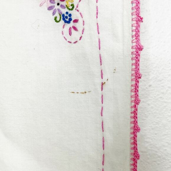 Vintage Handmade Cottagecore Embroidered Table Runner - Picture 7 of 7